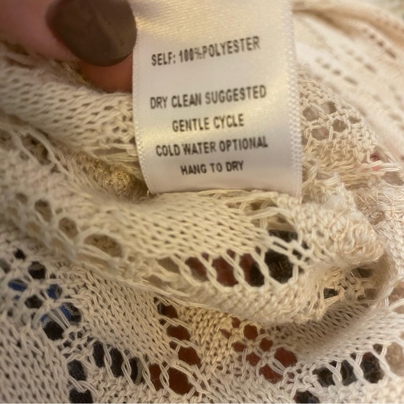 Missy Robertson Crochet Knit Top Size Large Embroidered Cross Wearable Art - Picture 9 of 11